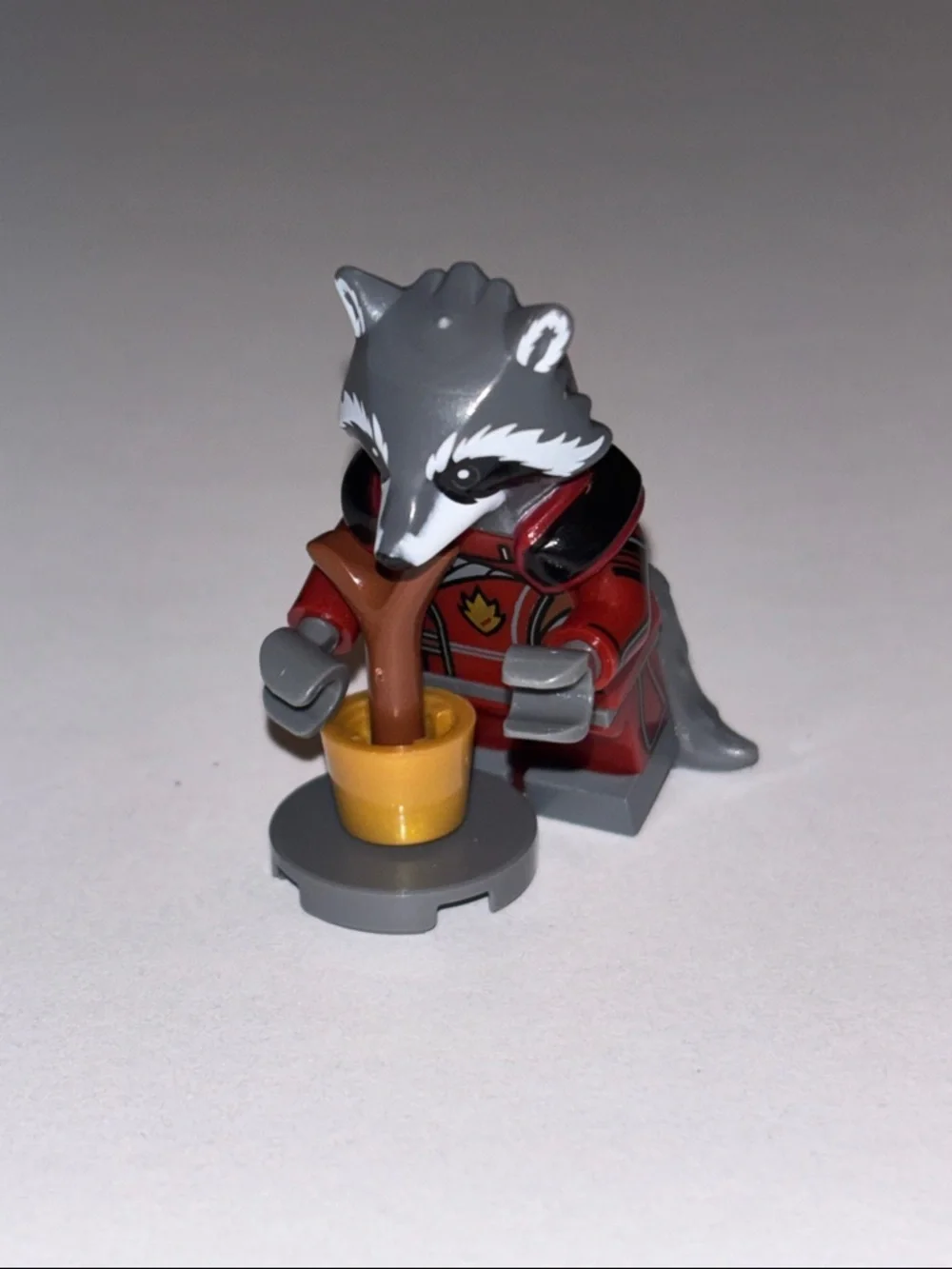 LEGO Rocket Raccoon Minifigure with Accessories Guardians of the Galaxy Raccoon - Picture 9 of 13